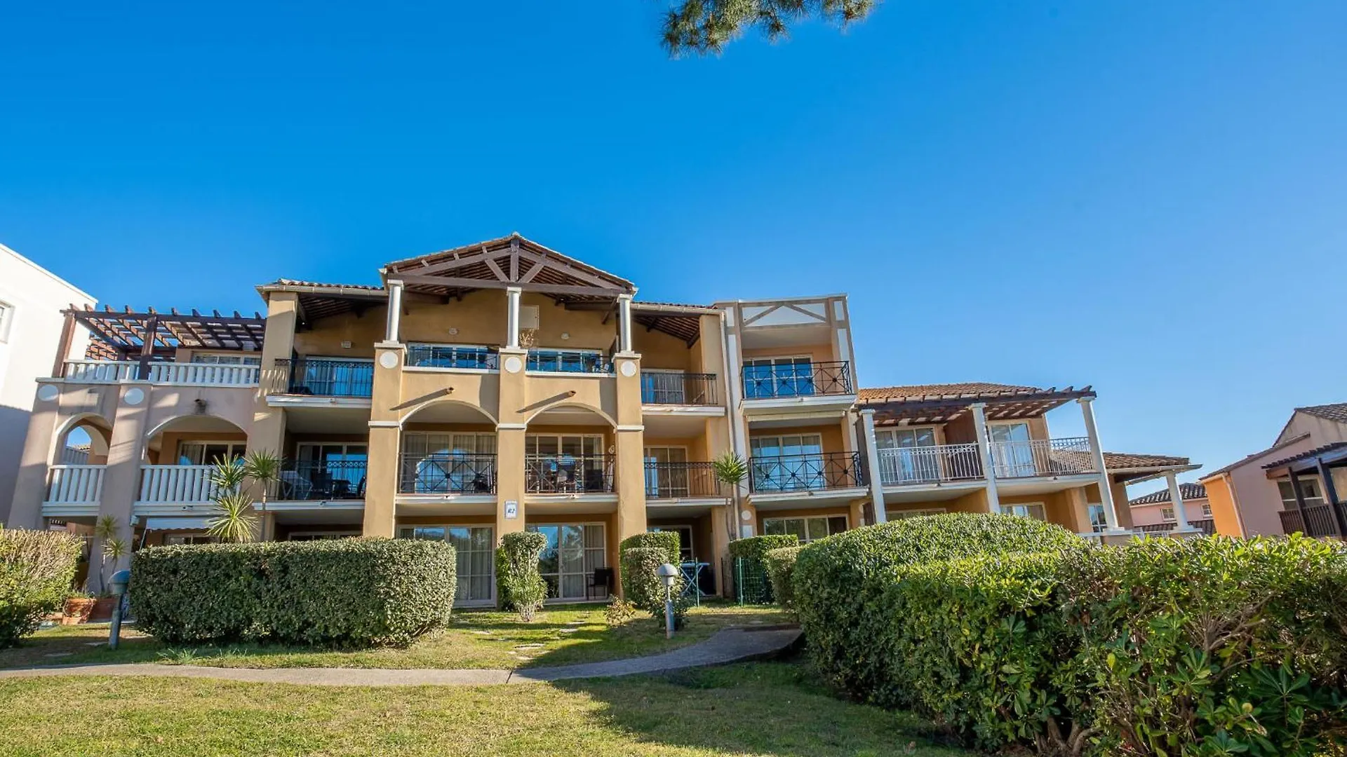 Holiday Home Village Cap Esterel - Le Hameau-36 By Interhome Drammont