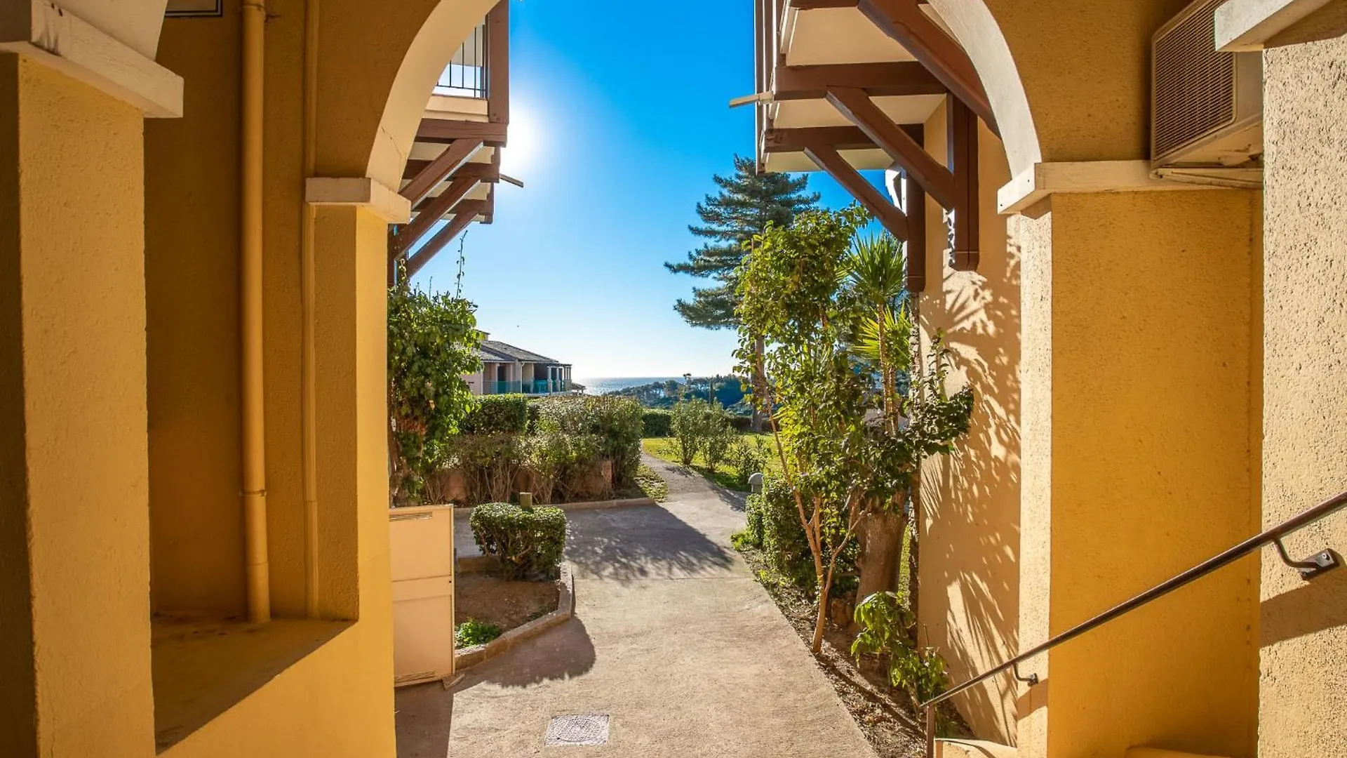 Holiday Home Village Cap Esterel - Le Hameau-36 By Interhome Drammont